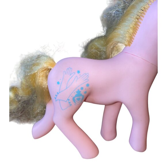 Vintage 1984 My Little Pony Flutterbye Pegasus Yellow Hair Pink Body Figurine - Picture 10 of 13